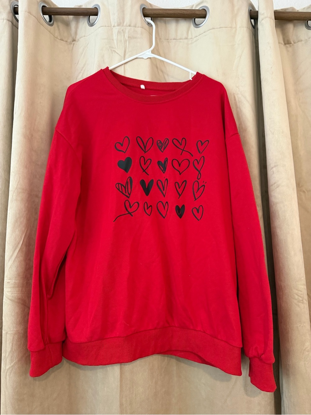 Red Heart-Print Women's Sweatshirt